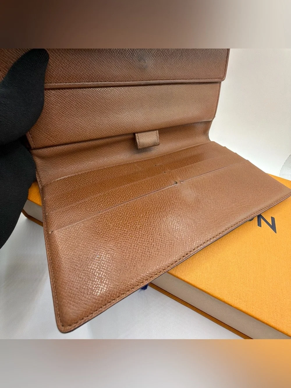 Louis Vuitton 100% authentic
